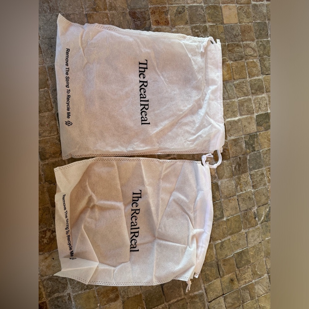 💥💥💥free with purchase add to bundle 🔴$3 bundle only🔴The real real dust bags